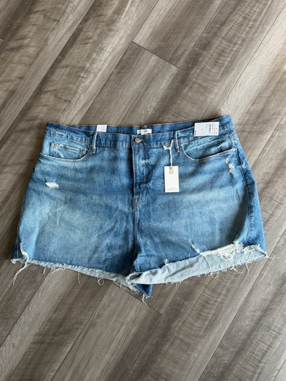 NWT Good American Good 90s Short Women’s Plus Size 20 High Rise Distressed Denim - Picture 1 of 5